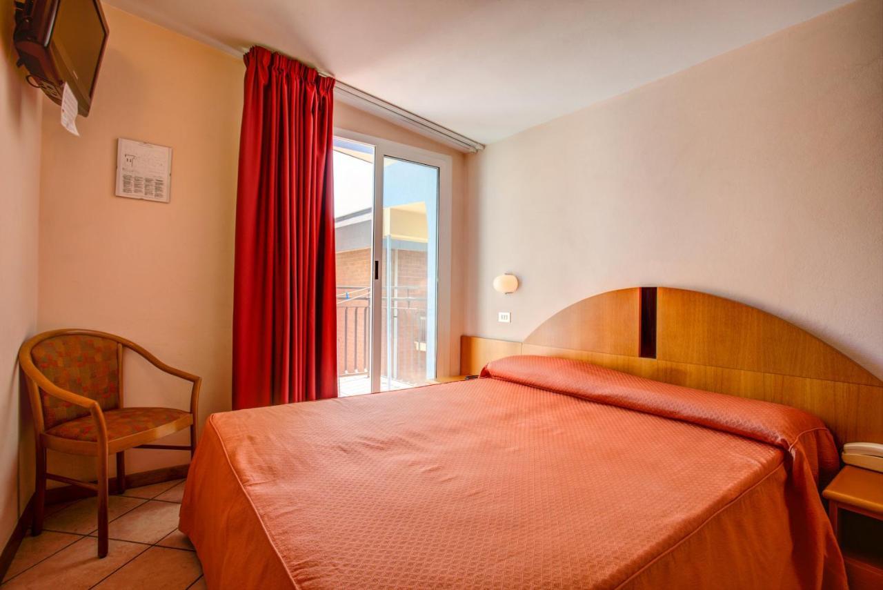 Hotel Rosalba - Valentini Family Village 贝拉里亚-伊贾马里纳 外观 照片